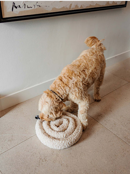 Jouet d'occupation | SWIRL Snuffle Taupe